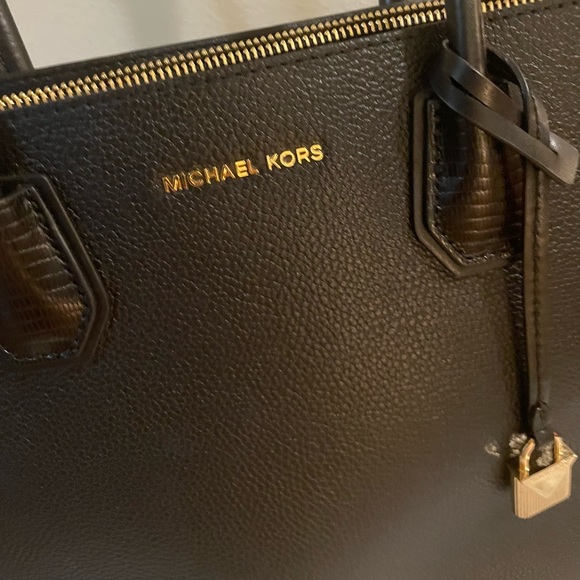Black, Large- Michael Kors Mercer - Picture 10 of 10